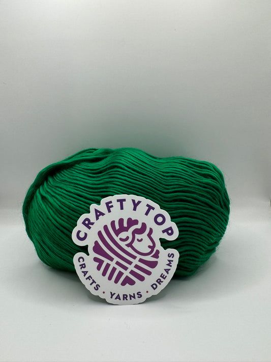 Craftytop™ Silk Yarn – Emerald Green