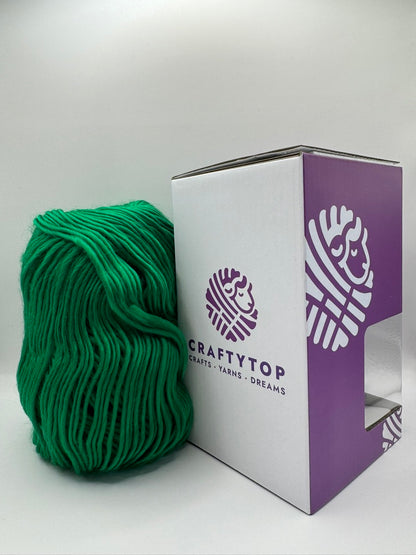 Craftytop™ Silk Yarn – Emerald Green