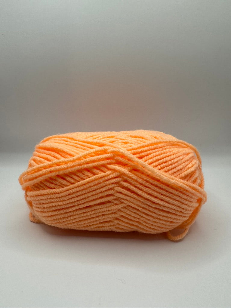 Craftytop™ Worsted Yarn – Peach