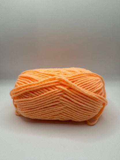 Craftytop™ Worsted Yarn – Peach